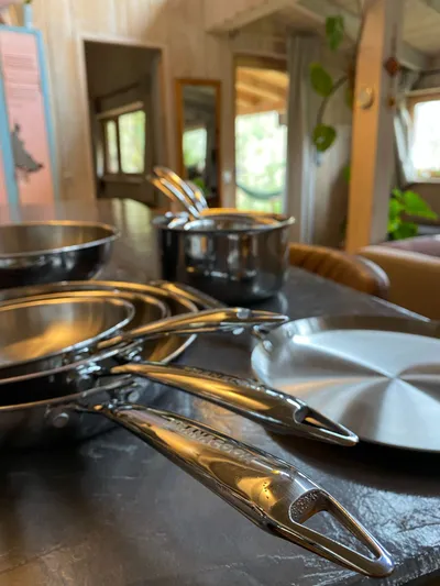 Perturbateurs endocriniens en cuisine : ce que tes ustensiles te cachent