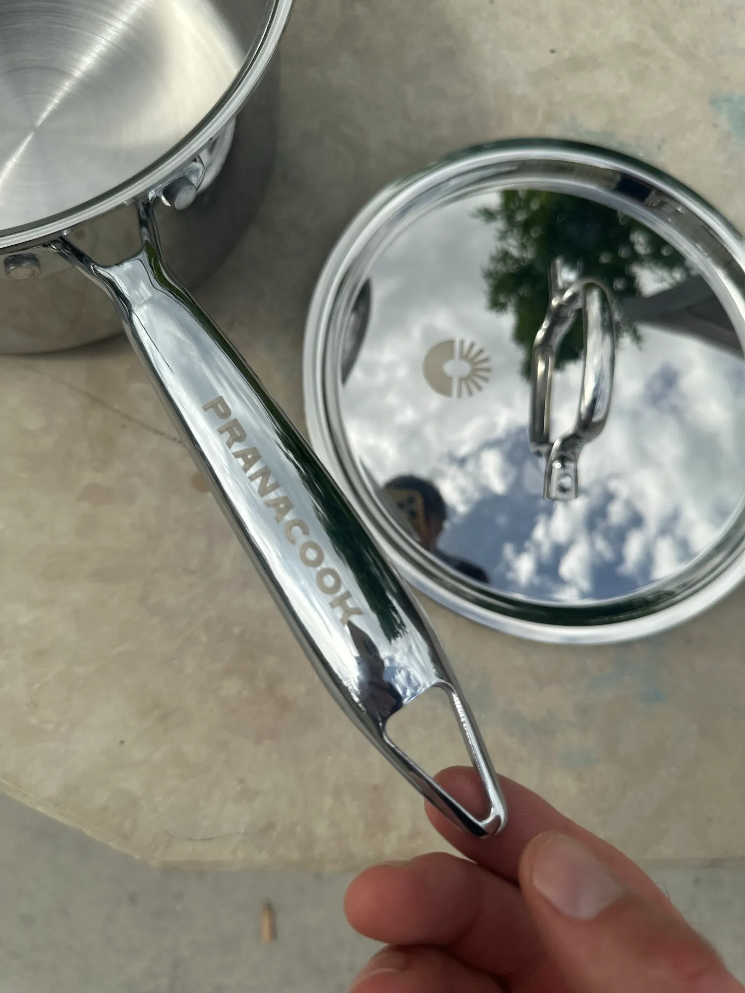 Gravure PRANACOOK sur manche