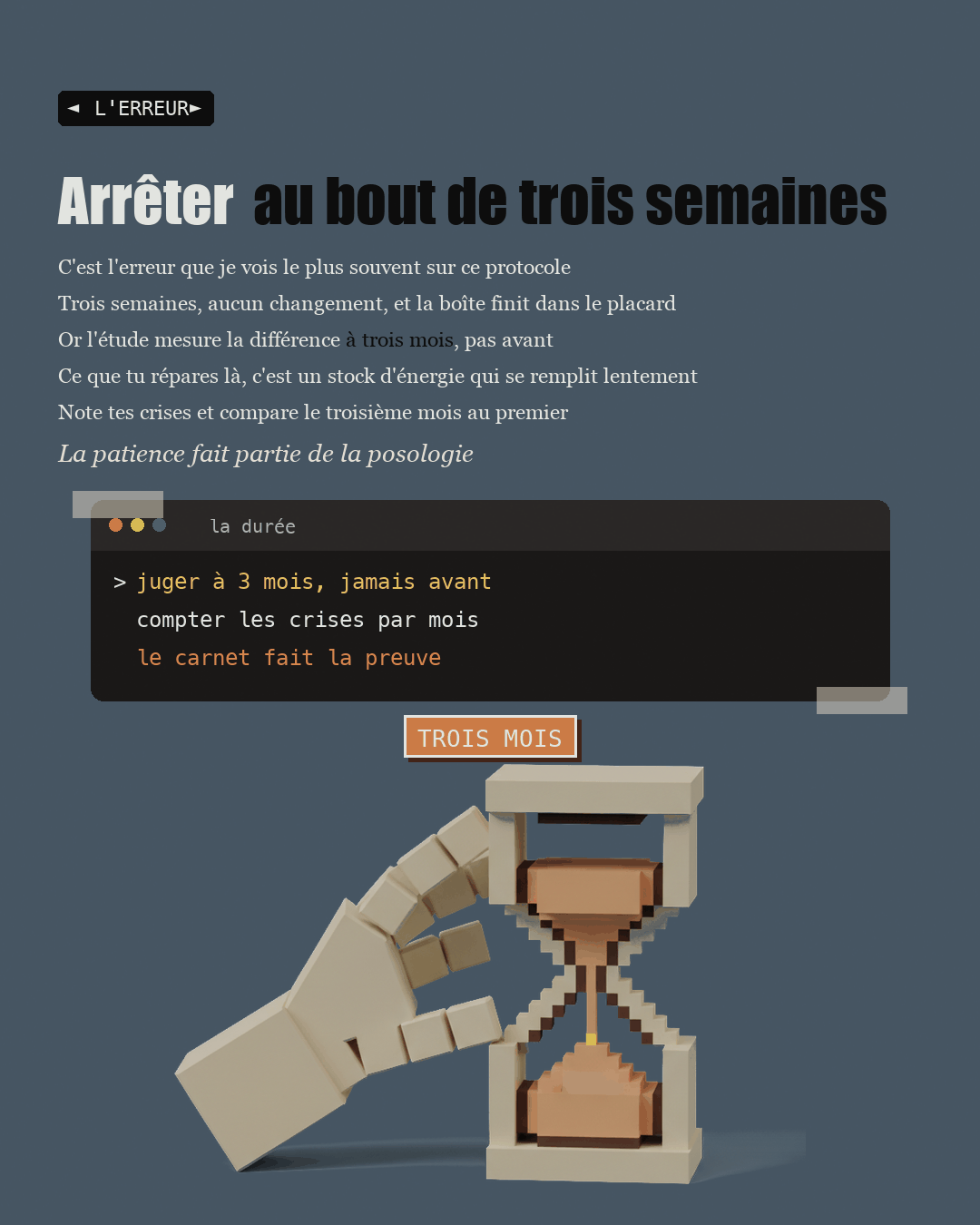 Un sablier renversé par une main avant la fin de l'écoulement